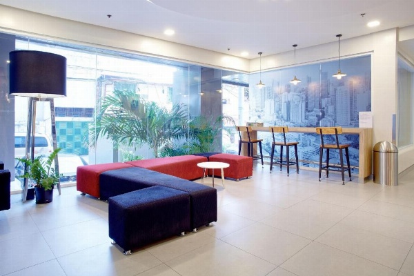 Red Planet Manila Makati image 6